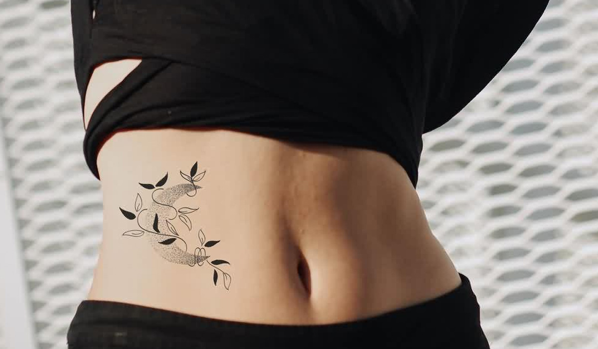 Tattoo ở eo tạo nên sự quyến rũ cho phái đẹp