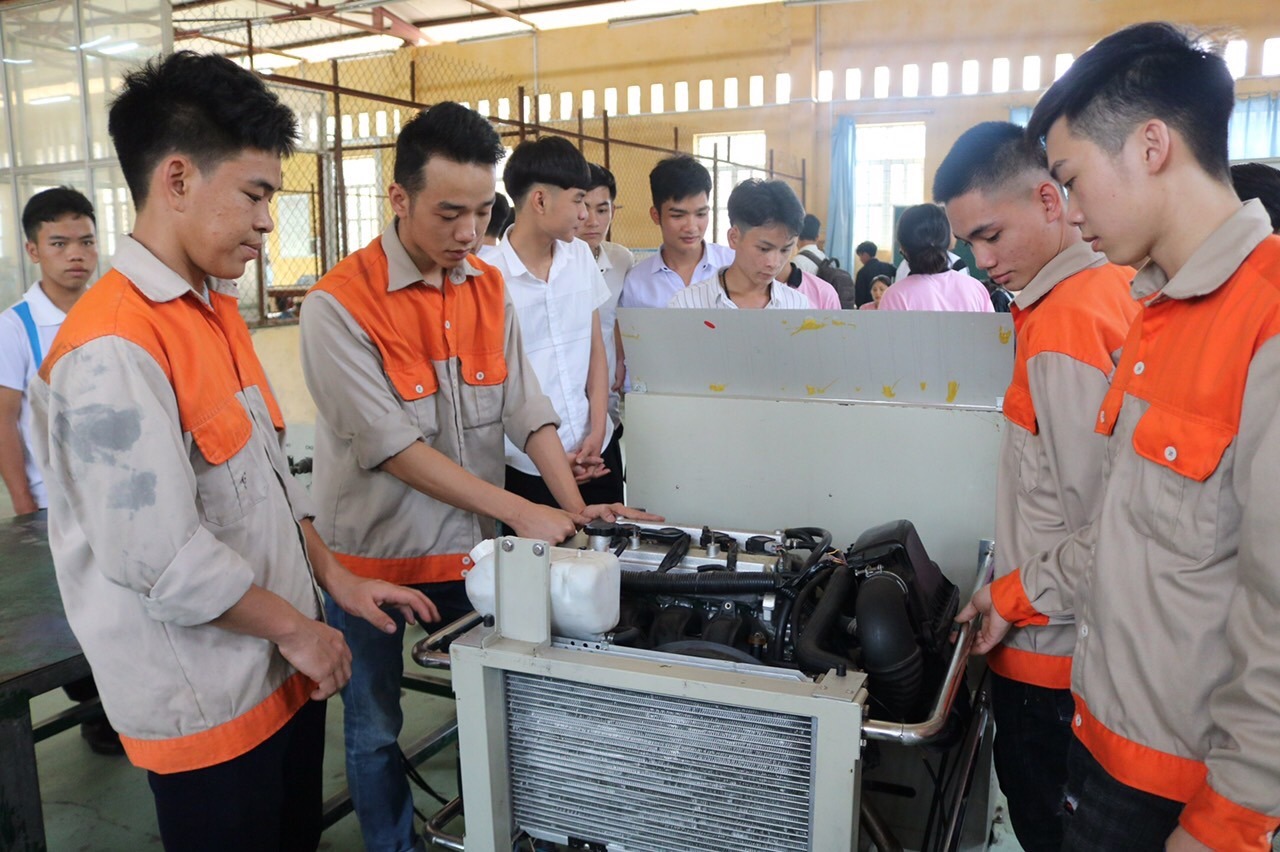 Yêu cầu tuyển dụng việc làm ở Lào Cai đa dạng theo từng nhóm ngành nghề