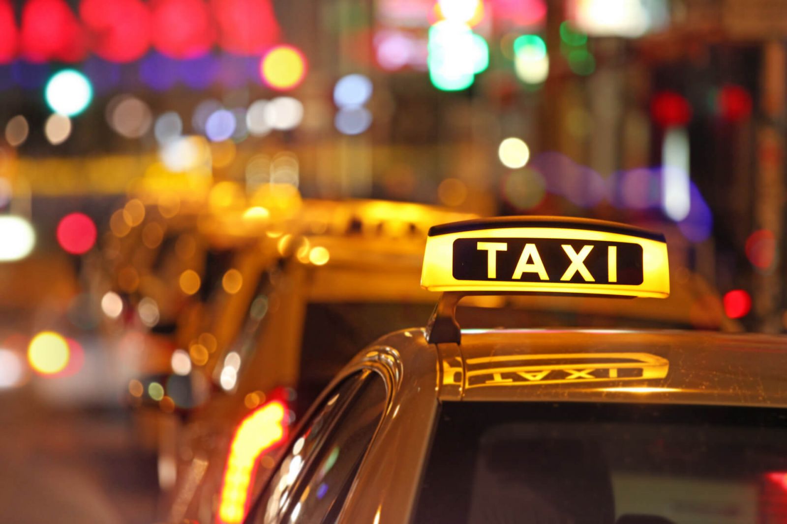 Taxi - những công việc không cần bằng cấp