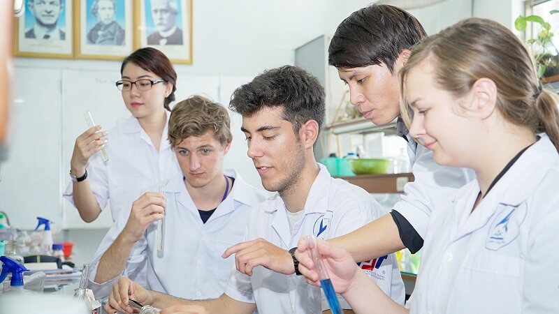 Top những trường đại học đào tạo khoa học công nghệ hàng đầu Việt Nam